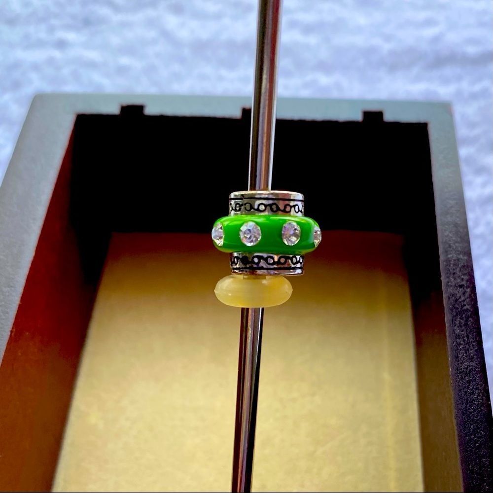Brighton Dazzle Spacer-green
